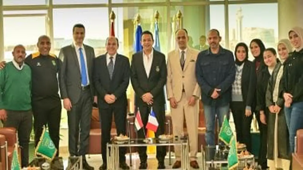 الوفد الفرنسي رفيع المستوى يزور الاتحاد السكندري لتعزيز التعاون الرياضي والثقافي